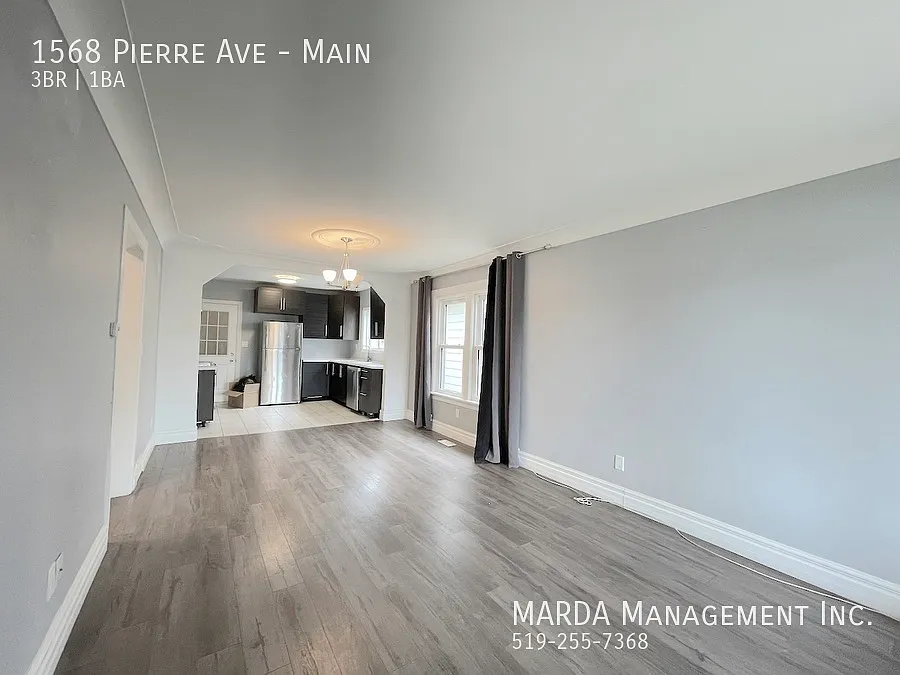 Charming 3 Bed/1 Bath In Walkerville + Hydro! — Photo 2