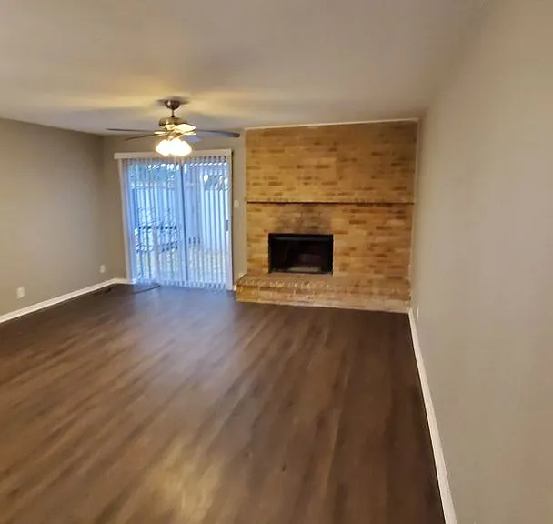 4704 Oakfield Way — Photo 4