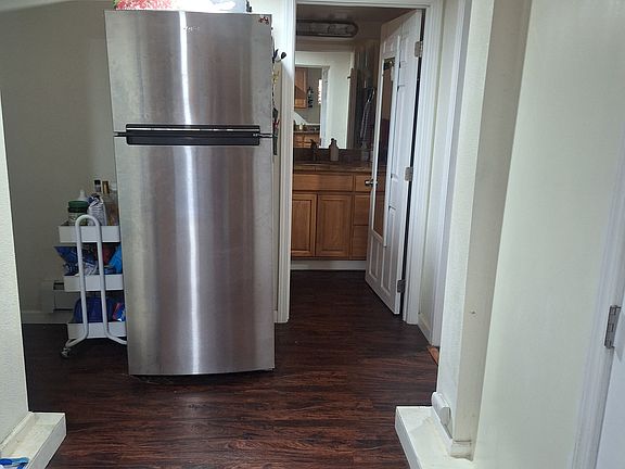 4th image of 5527 15th Ave NE Unit E