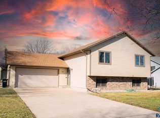 603 S Nicholas Ave, Brandon, SD 57005