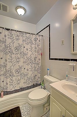 2nd image of 127 W 72nd St APT 4F