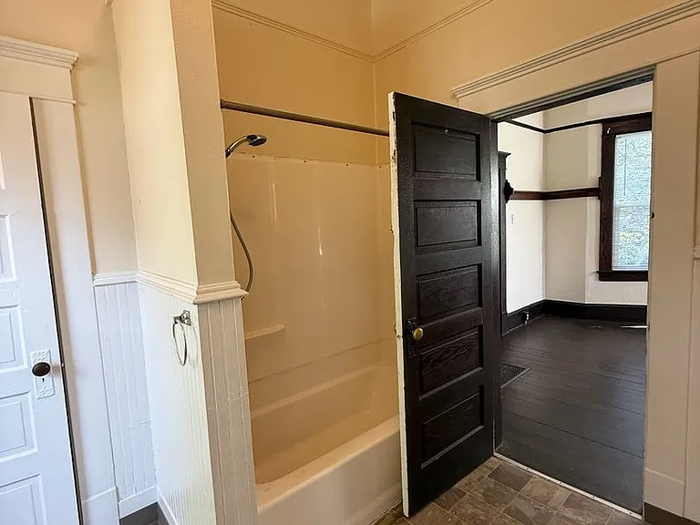 2118 Ellis St — Photo 4