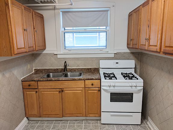 5th image of 731 Hinman Ave #G