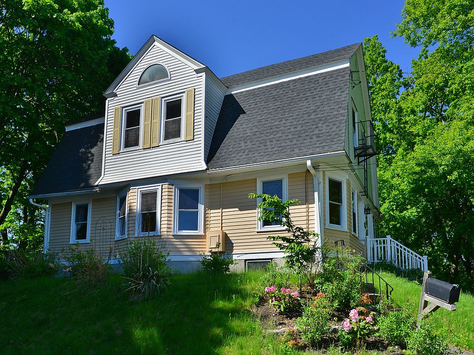 1st image of 62 Klondike St
