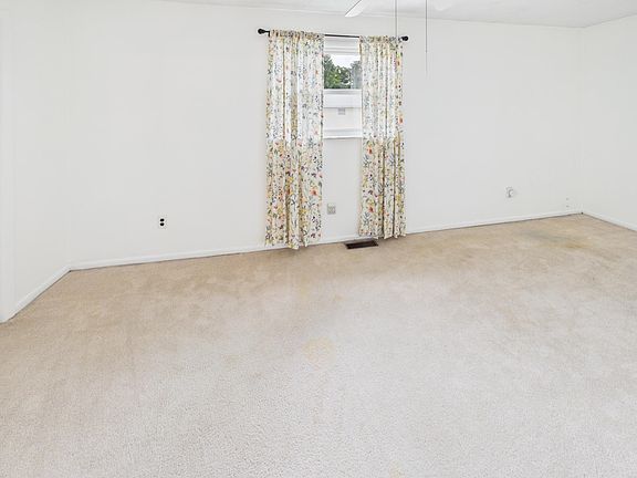 2nd image of 217 Nova St