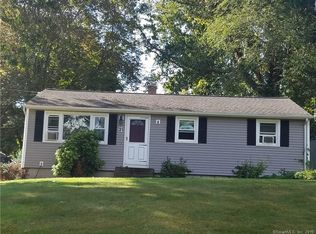 21 Whitewood Rd, Clinton, CT 06413