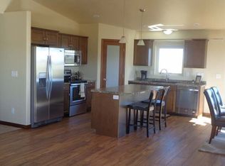 3338 Yellow Rose Cir, Mandan, ND 58554