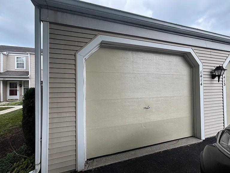 1414 Cambridge Ct — Photo 18