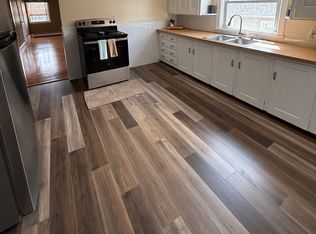 13 Stayton St FLOOR 2, Cranston, RI 02920