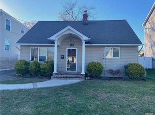 2582 Mermaid Ave, Wantagh, NY 11793