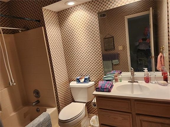 3rd image of 4015 S Crysler Ave APT 8