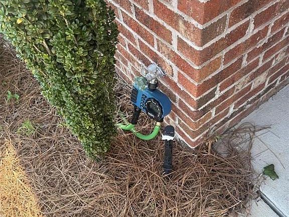 3rd image of 2101 Jefferson Ct