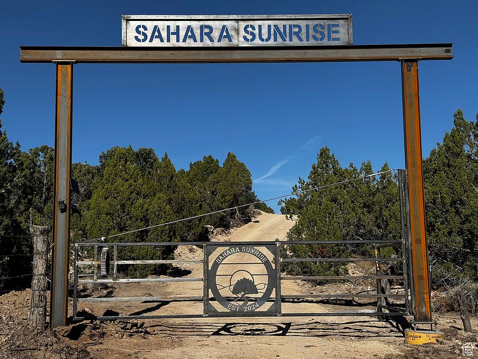 1st image of 8902 W Sunrise Dr