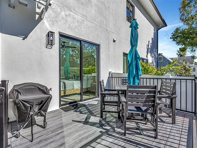 341 Albert St — Photo 47