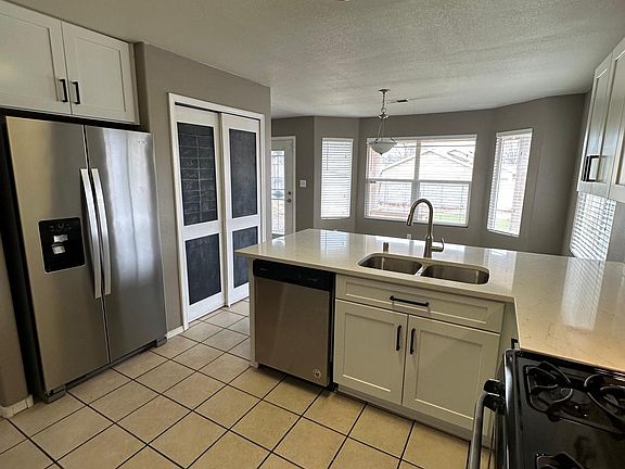 4th image of 660 Vista Lejos Ln SW