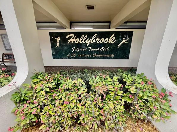 8970 S Hollybrook Boulevard #207, Pembroke Pines, FL 33025