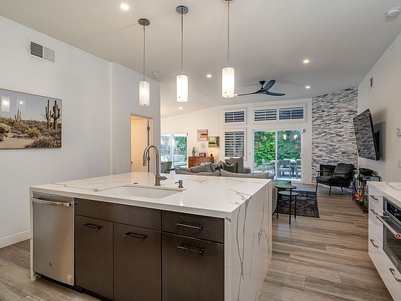 4th image of 47731 Peony Pl