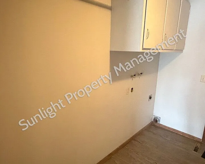 404 S 1st Ave — Photo 10