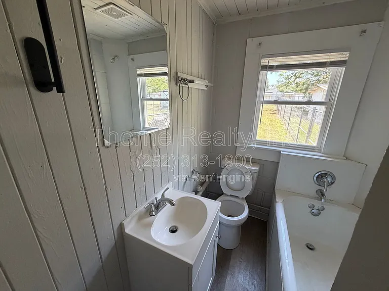1504 Coleman St SE #B — Photo 19