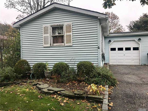2nd image of 14 Greenwood Blvd