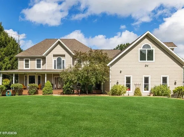 983 E Marquette Woods Rd, Saint Joseph, MI 49085