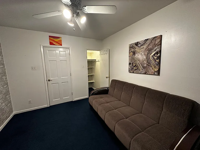 1028 Hoven Rd — Photo 3