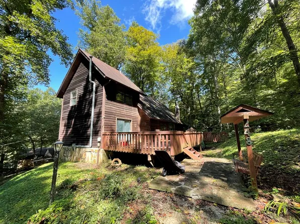 248 Twin Oaks Dr, Pikeville, KY 41501