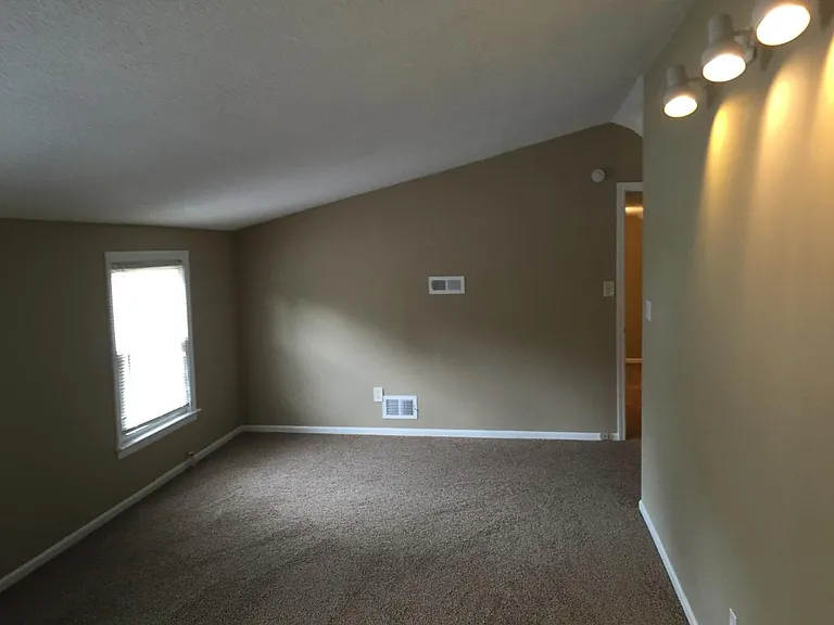 6213 N Woodland Ave — Photo 14