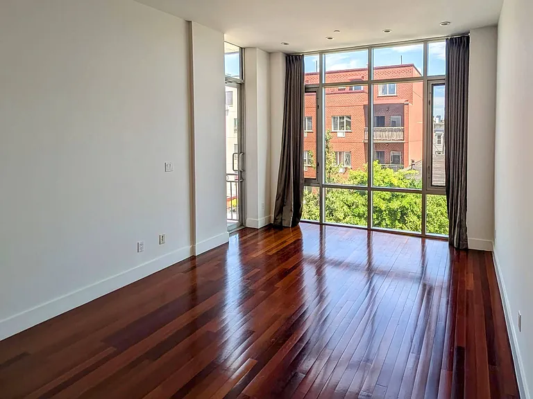 291 Devoe St #3B — Photo 2