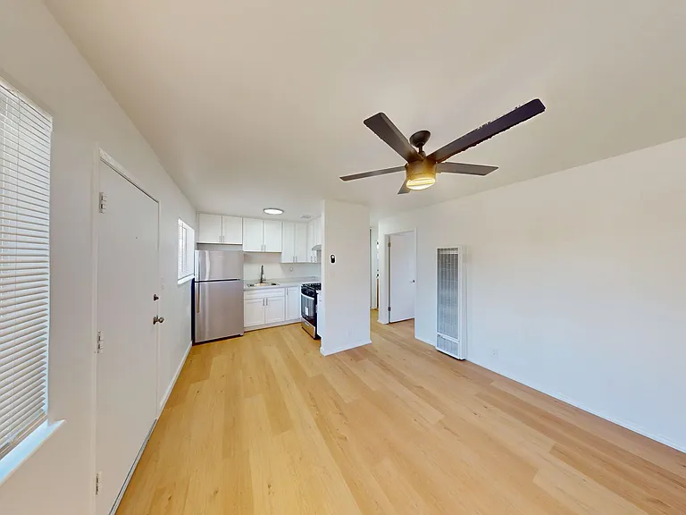 1520 Castro St — Photo 5