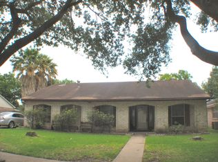 12111 Creekhurst Dr, Houston, TX 77099