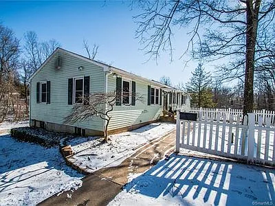 3 bed, 2655 sqft, $3,300 — Photo 4