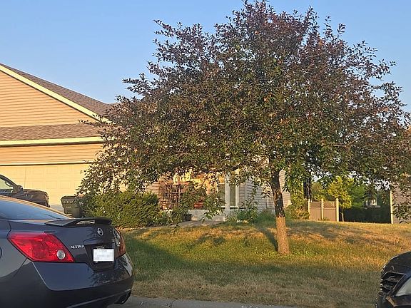 2nd image of 1123 Mockingbird Loop