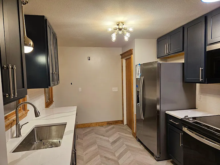 302 Palmer Dr — Photo 3