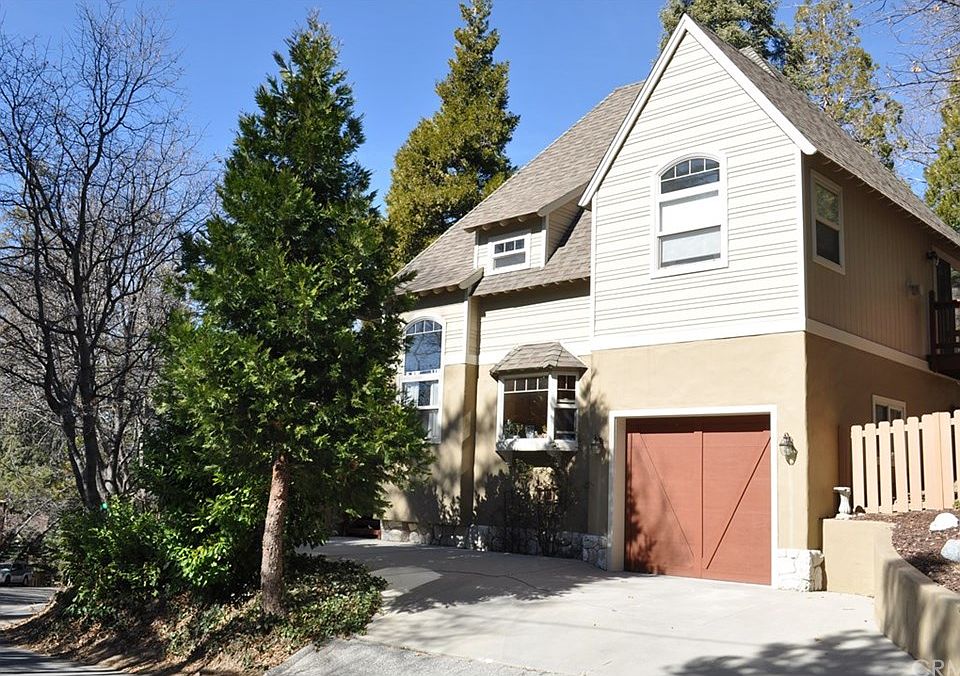 1st image of 177 Heliotrope Dr