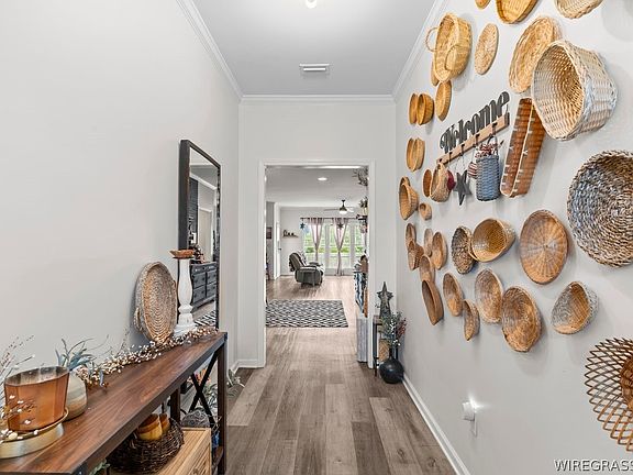 4th image of 9861 S Park Ave