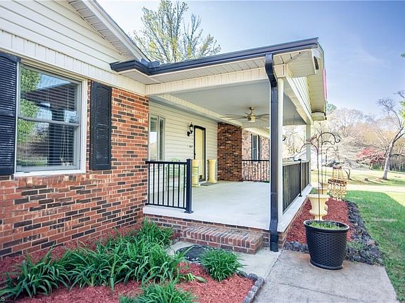 3rd image of 167 Southwood Dr