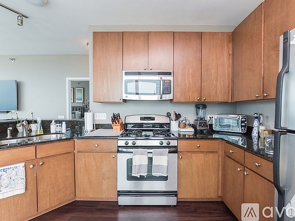 5th image of 757 N Orleans St #2009AF
