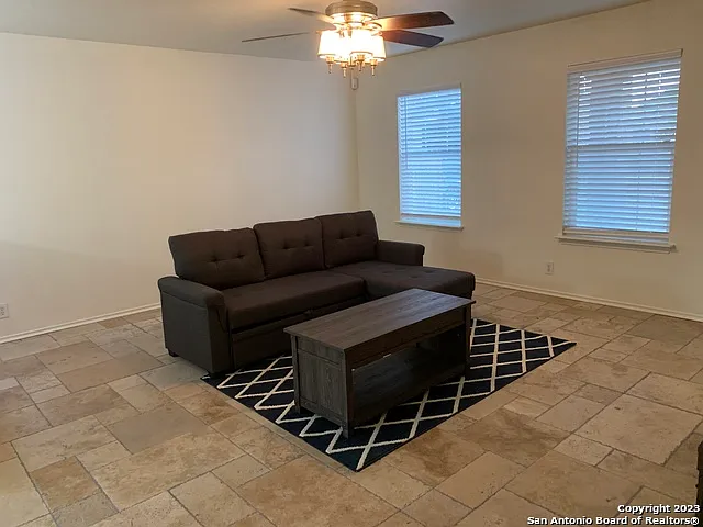 3 bed, 2.0 bath, 1249 sqft, $1,600 — Photo 4