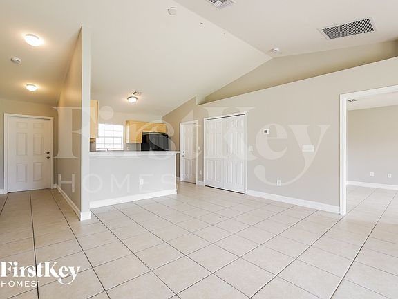 5th image of 2803 S Owen Ave
