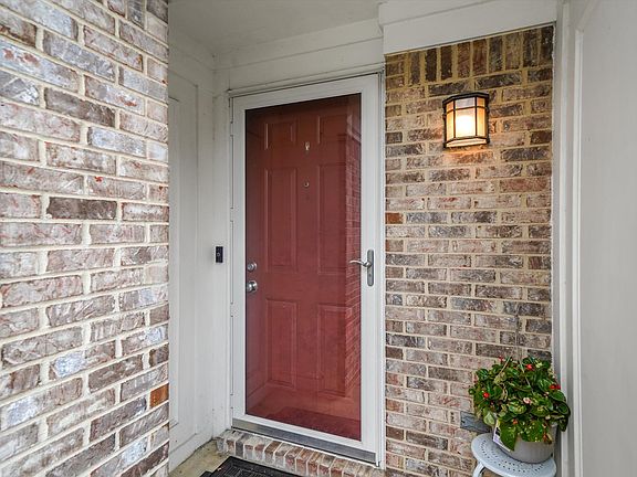 3rd image of 3077 Turnberry Ln