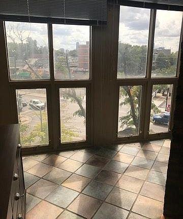 3rd image of 1000 W Diversey Pkwy #5