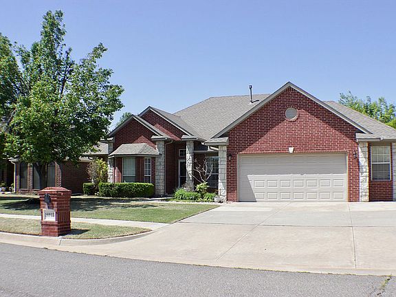 2nd image of 16913 Bedford Cir