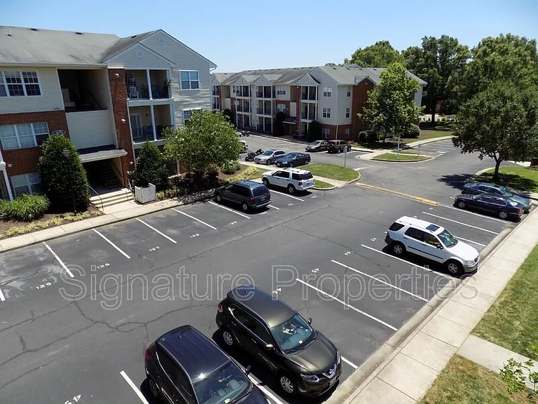 801 Brassie Ln #J — Photo 1