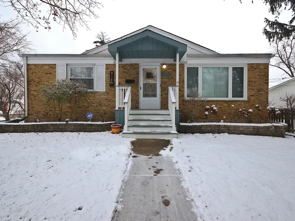 9528 Lincoln Ave, Brookfield, IL 60513