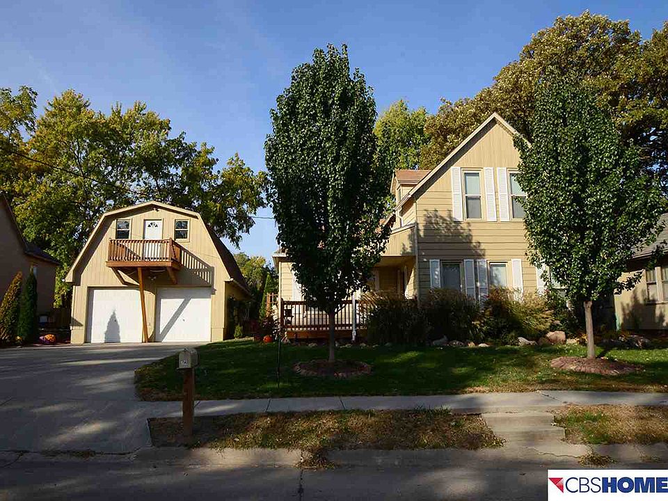 1st image of 714 S 1st St