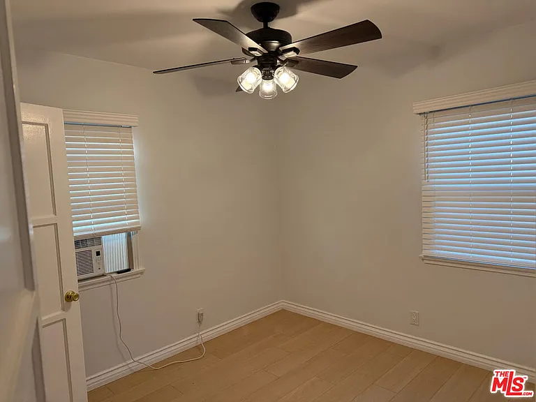 4125 1/2 W Toluca Lake Ave — Photo 16