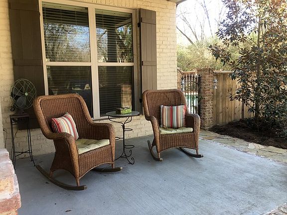 2nd image of 102 Leggett Ln