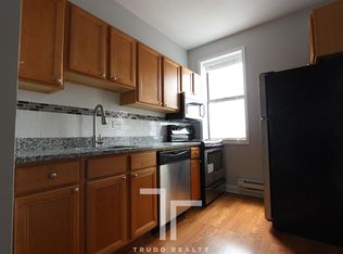 3639 W Dickens Ave, Chicago, IL 60647