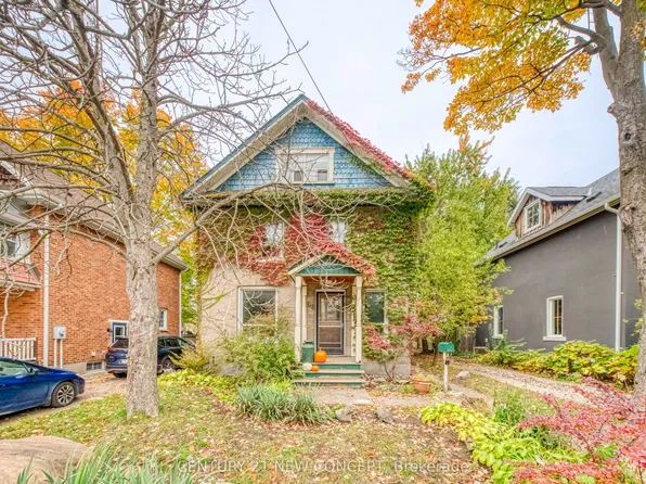68 Victoria St, Barrie, ON L4N 2H9